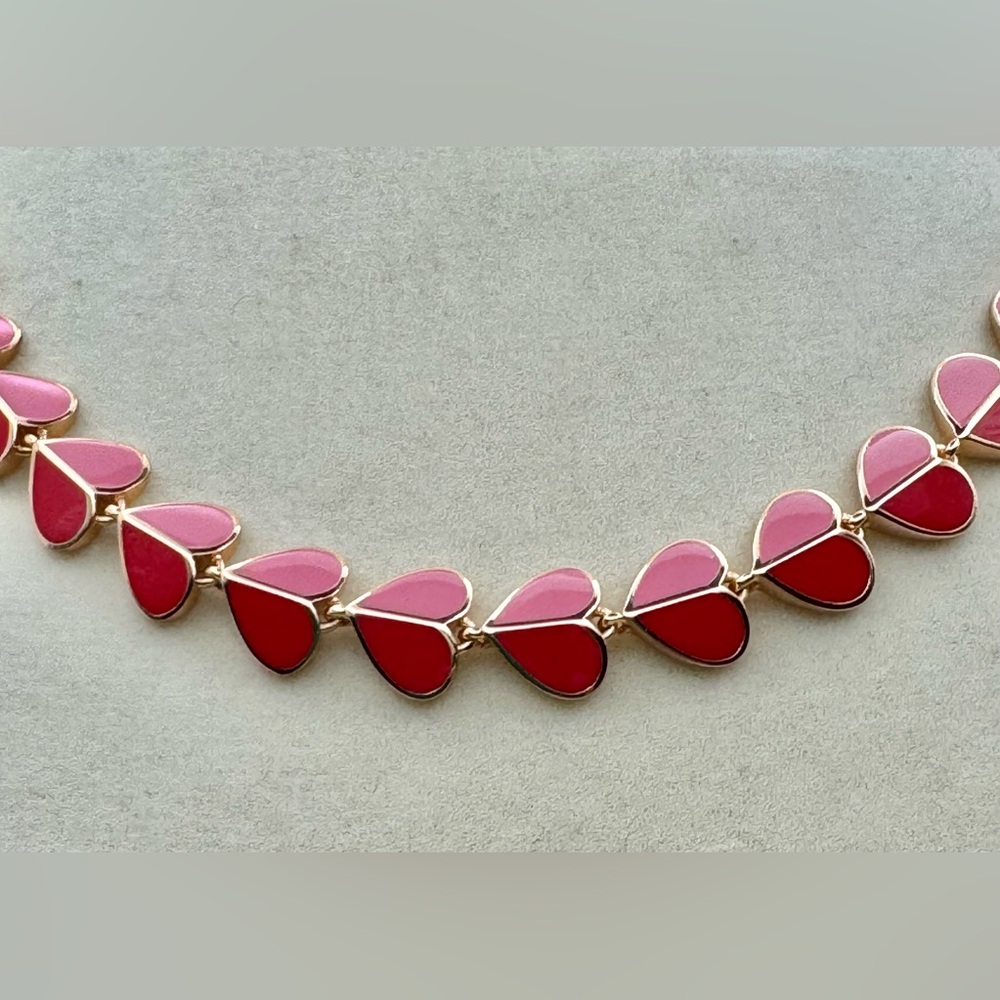 KATE SPADE Heritage Spade Necklace NWT Pink/Red
With/Dust Bag - Picture 6 of 8